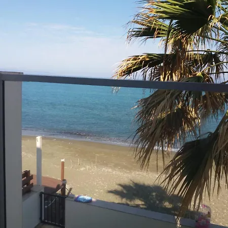 Case de vacanță Uniquely Located On The *