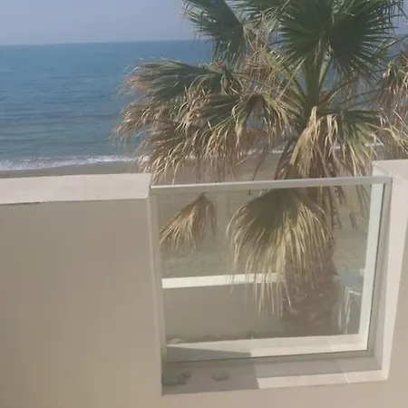 Case de vacanță Uniquely Located On The *