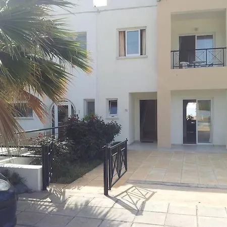 Uniquely Located On The بيت للعطل