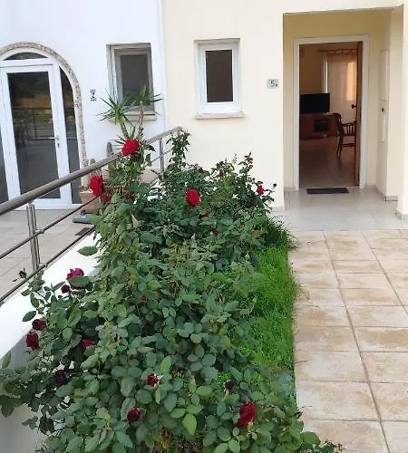 別荘 Uniquely Located On The Ayia Marina